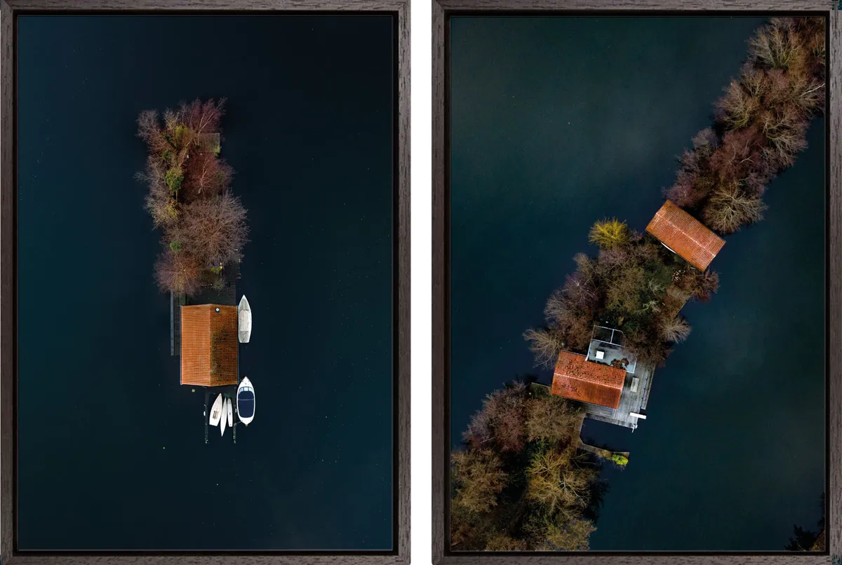 Combinatie Waterhouse & Small house on a tiny island in houten baklijst